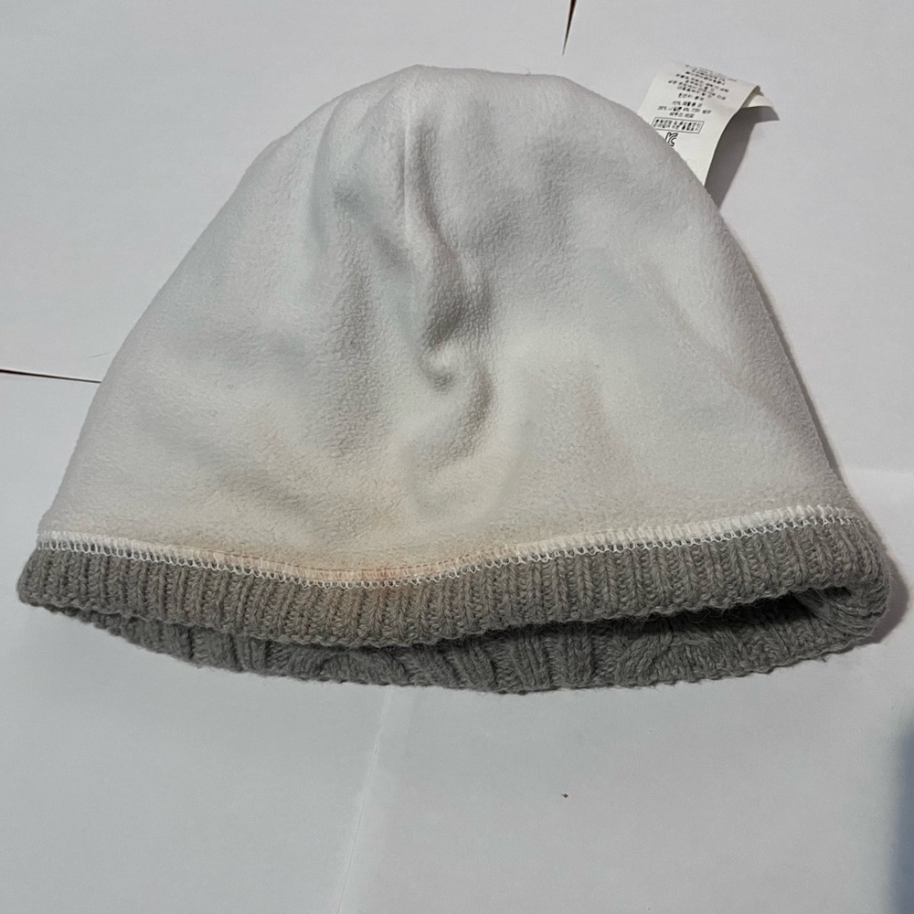 Patagonia Cable Beanie Hat Grey - Picture 5 of 8